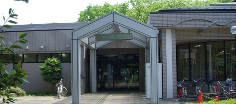 流山市立森の図書館