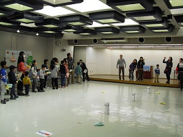 第4回 紙飛行機競技会 写真 練習タイム6