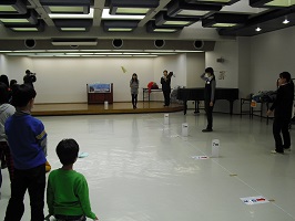 第4回 紙飛行機競技会 写真 競技の様子5
