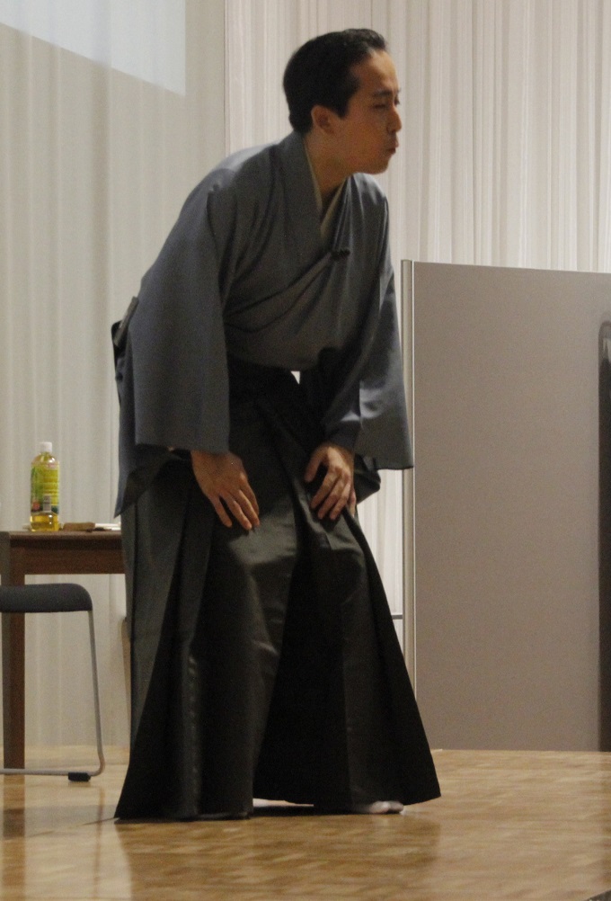かぶきを楽しもう 写真 役柄の演じ分け「年配の人」