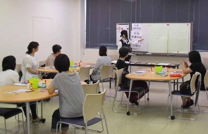 「豆本をつくろう」講座の様子（4）