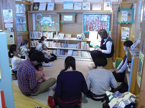4周年バースデイおはなし会　第1部の様子