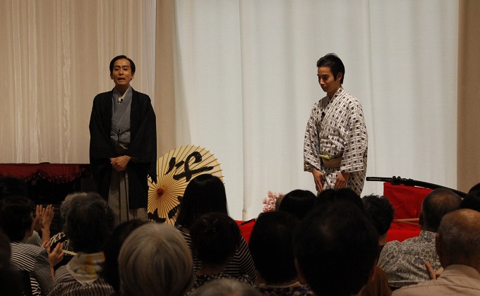 講師の中村梅乃さんと中村梅寿さん