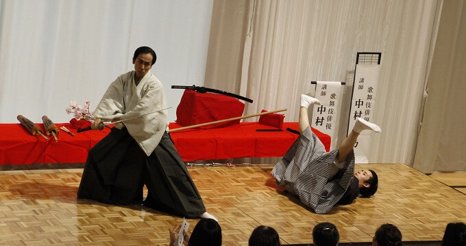 実演「玉汗流山夏争闘（あせながすなつのとりくみ）」場面7