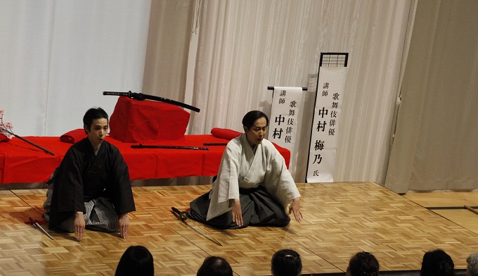 実演「玉汗流山夏争闘（あせながすなつのとりくみ）」場面9