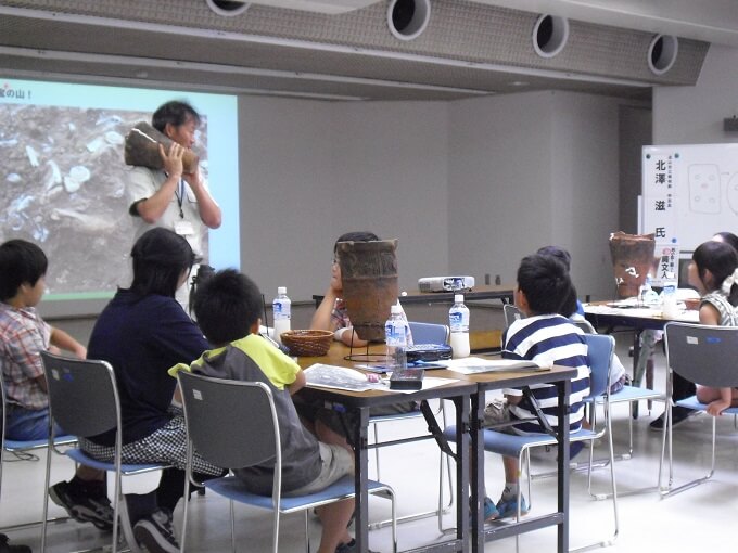 ヒストリーカフェ「向小金で暮らした縄文人」土器の底からもわかることがある