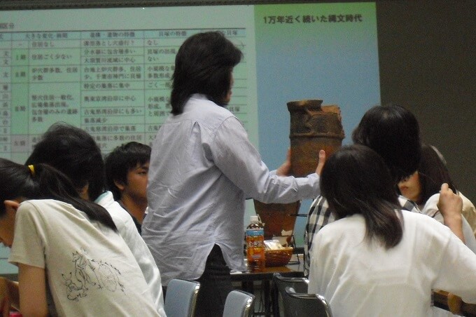 ヒストリーカフェ「向小金で暮らした縄文人」土器の観察6