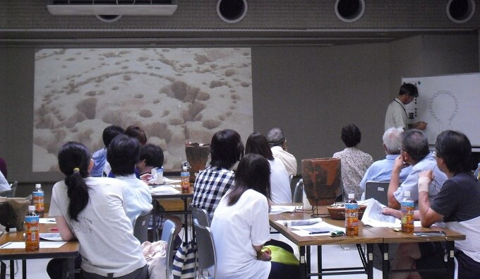 ヒストリーカフェ「向小金で暮らした縄文人」縄文人の住居跡