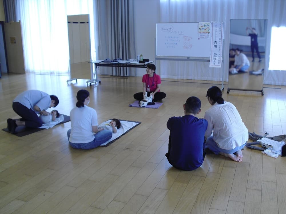 赤ちゃんと一緒にベビーダンス1