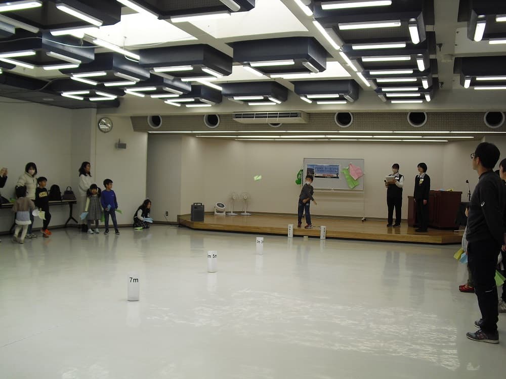 紙飛行機競技会3