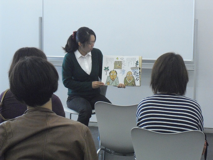 大人のためのおはなし会　写真